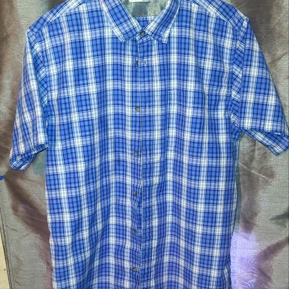 Short sleeve button down.